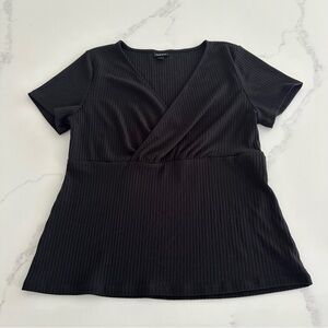 Torrid Women's V-Neck Ribbed Stretch Short Sleeve Top Size 1X